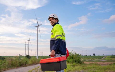 Ingeniería en Electricidad y Energías Renovables AIEP.