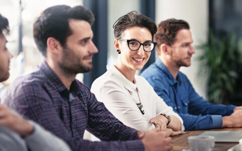 Técnico en Administración de Empresas mención Recursos Humanos AIEP.