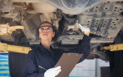 Técnico en Mecánica Automotriz y Autotrónica AIEP.