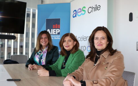 firma convenio AES AIEP