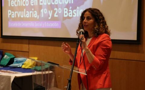 Directora Escuela Desarrollo Social y Educación Paola Ibáñez en lanzamiento Tecnico en Educacion Parvularia AIEP