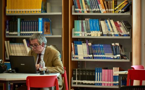 Estudiar una carrera después de los 50 es posible. Cada día son más los estudiantes de este perfil en la educación superior en Chile.